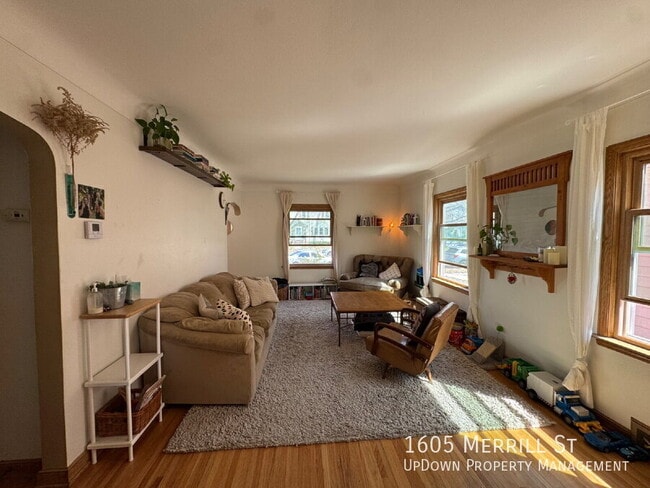 Building Photo - 1605 Merrill St