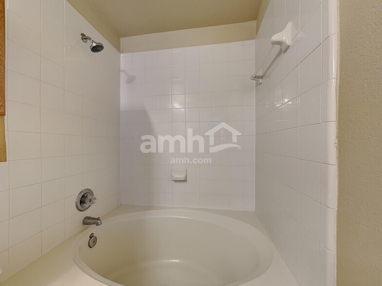 Building Photo - 3743 Jewel Point Dr