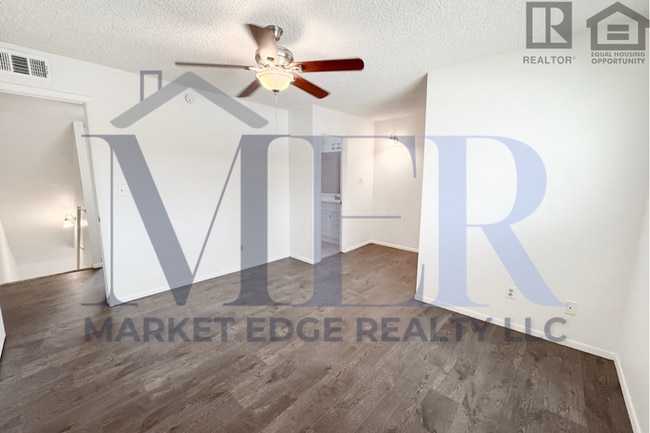 Building Photo - 2Bed/1.5Bath Townhome at Glendale/43rd Ave! $399 MOVE-IN SPECIAL! Ready for Immediate Move-In!