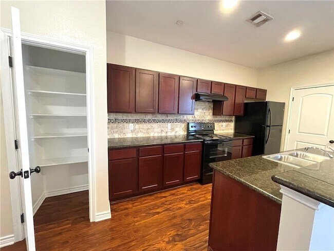 Building Photo - 1915 Dartmouth St