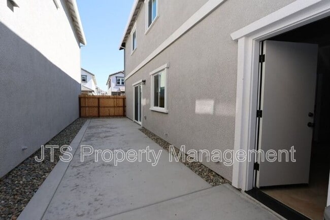 Building Photo - 4256 Aura Way