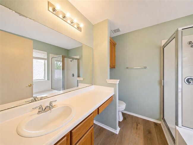 Building Photo - 5509 Bentsen Ln