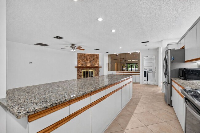 Building Photo - 2358 Deer Creek Trail