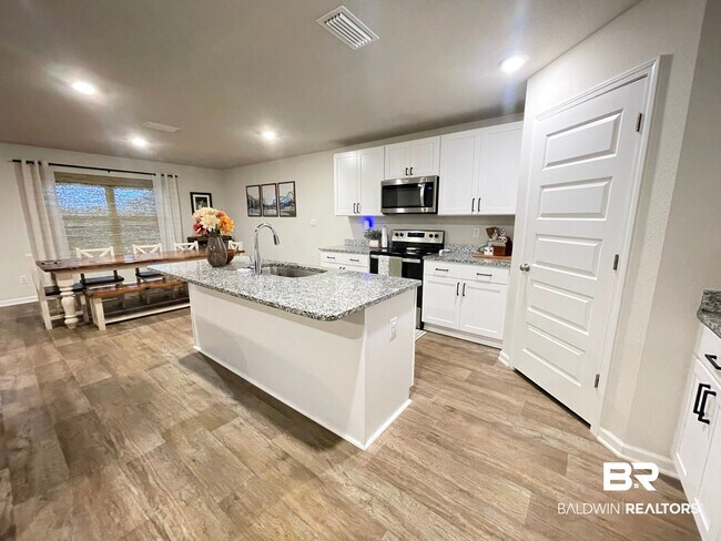 Building Photo - 11198 Elemis Dr