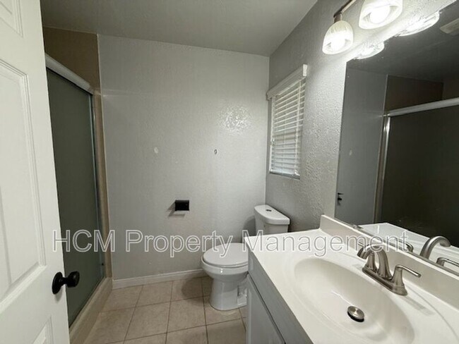 Building Photo - 928 E Meats Ave