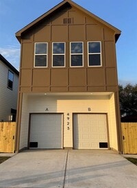 Building Photo - 4923 Pederson St