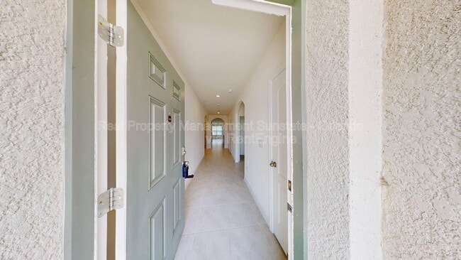 Building Photo - 2116 Silver Brk Wy