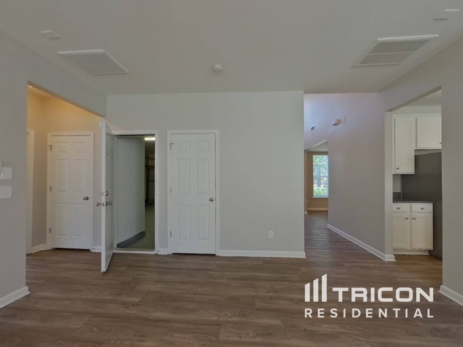 Building Photo - 301 Minitree Ln