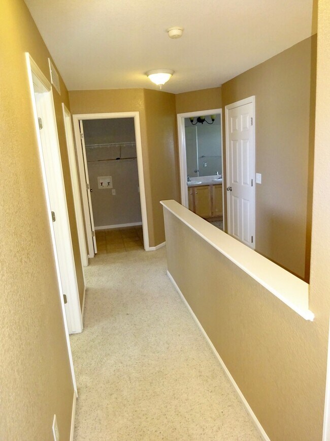 Building Photo - Beautiful 4 Bedroom Home In Parker - Piner...