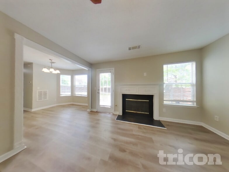 Building Photo - 1017 Spaniel Terrace