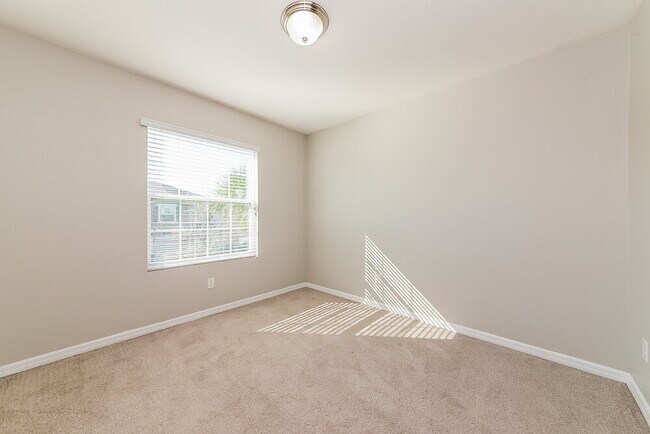 Building Photo - 10408 Red Carpet Ct