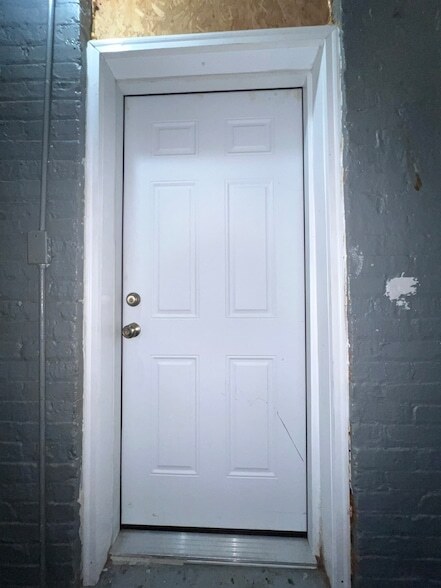 Building Photo - 1119 W 72nd St