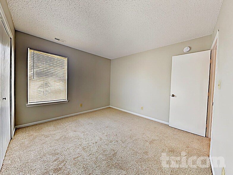 Building Photo - 5136 Dollar Ridge Ln