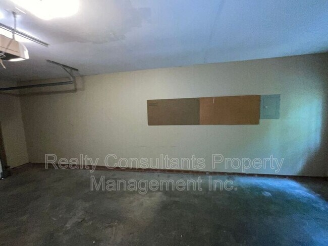 Building Photo - 6609 Poplar Grove Trail