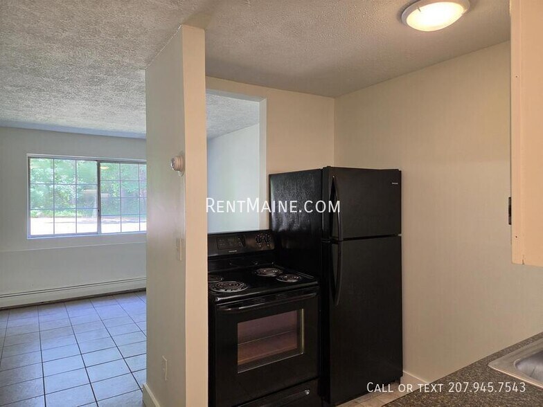 Building Photo - 10 Tall Pines Dr