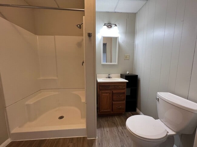 Building Photo - 3 Bedroom Home For Rent Now!