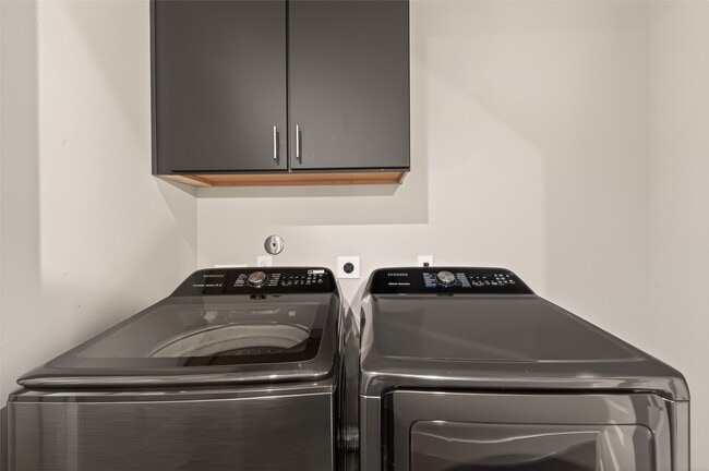 Building Photo - 2114 Engelmohr St