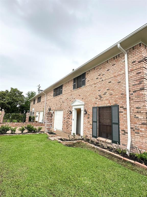 Building Photo - 2110 Potomac Dr