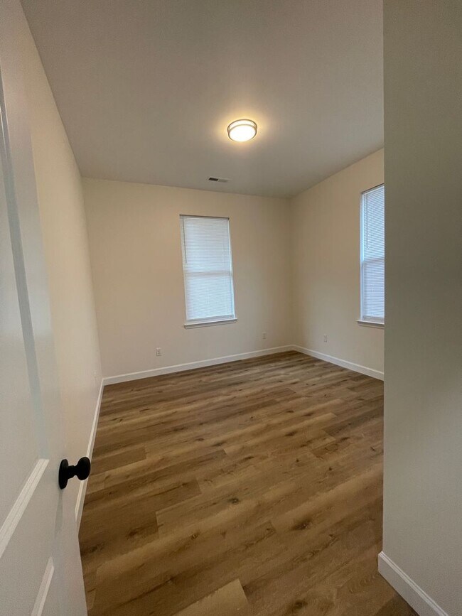 Building Photo - Charming Remodeled Home in Chattanooga