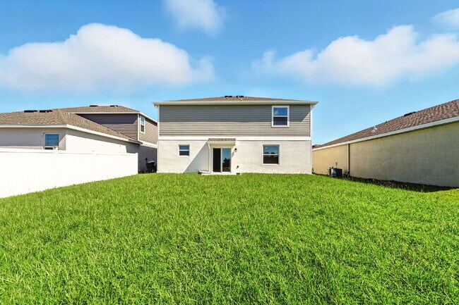 Building Photo - 4 Bed / 2.5 Bath Home – Available Septembe...