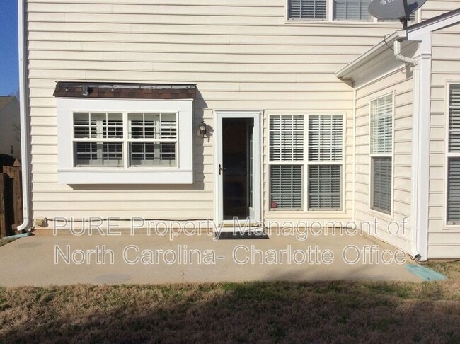 Building Photo - 7713 Noland Woods Dr