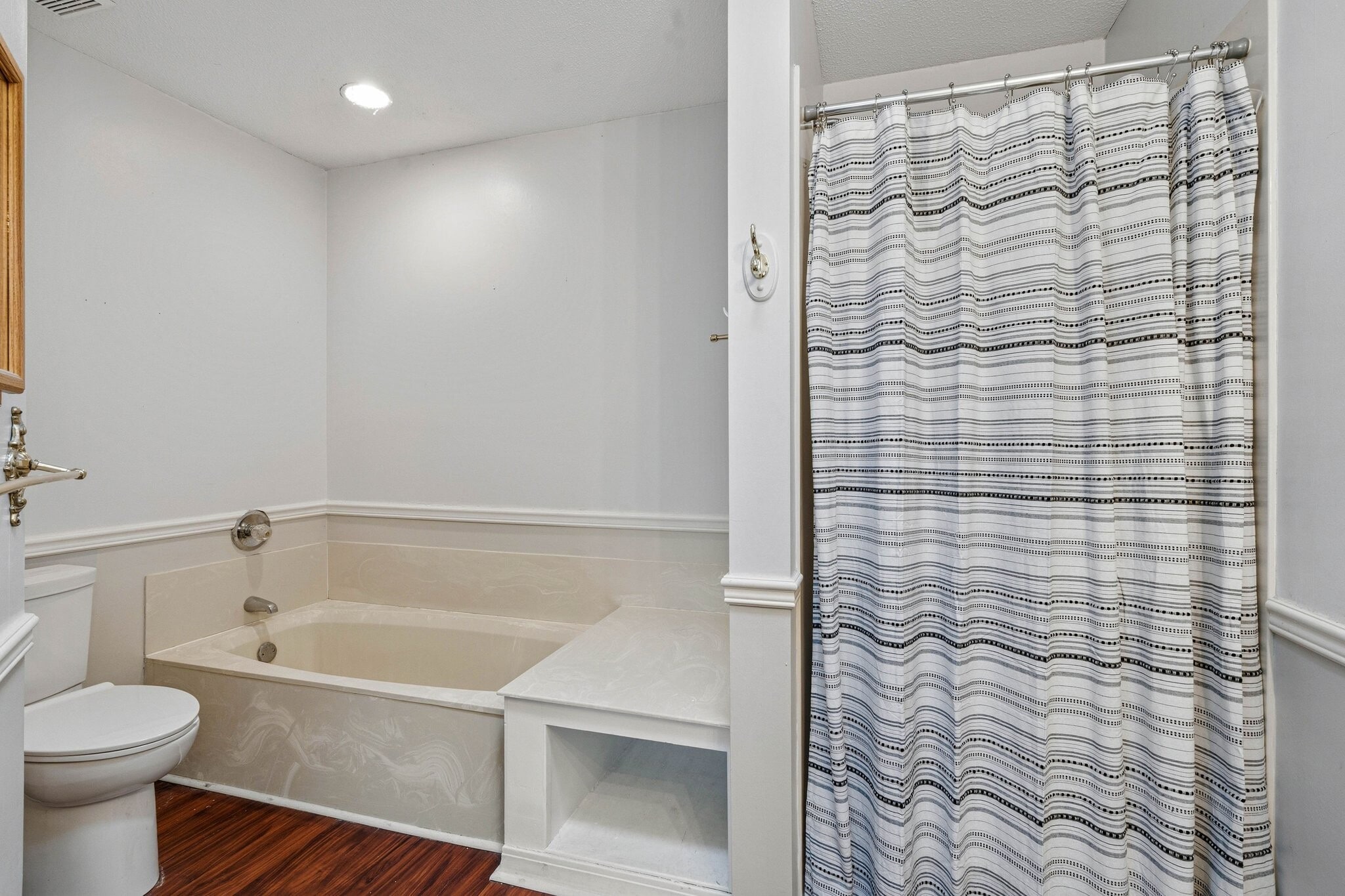 Building Photo - 2187 Calle De Castelar