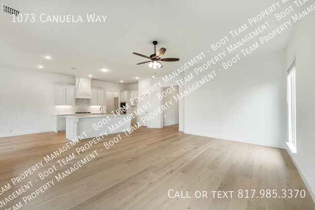 Building Photo - 1073 Canuela Way