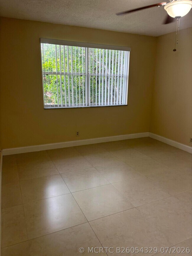 Building Photo - 8761 Wiles Rd