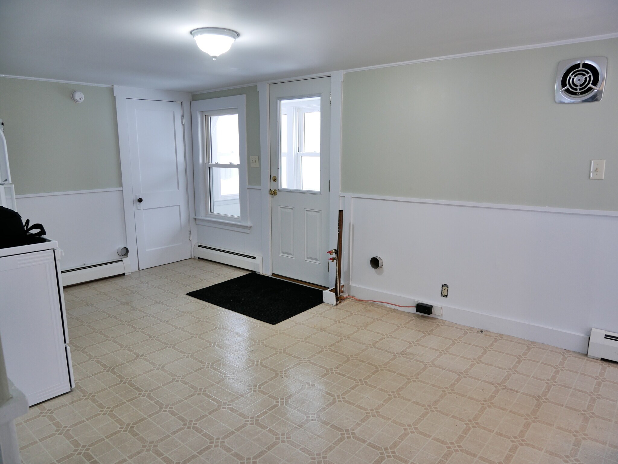 Building Photo - 134 Knox St