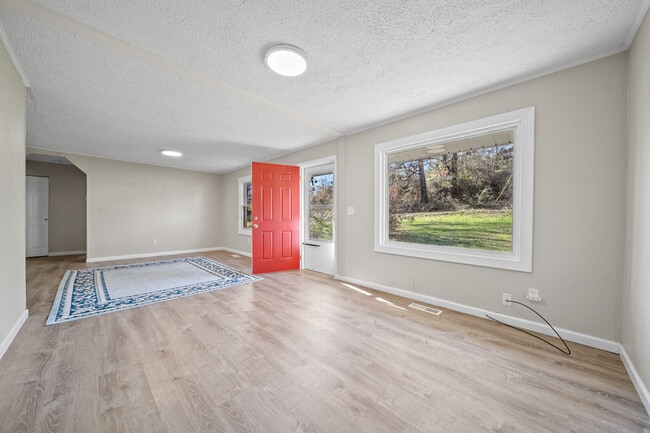 Building Photo - 1116 Union School Rd