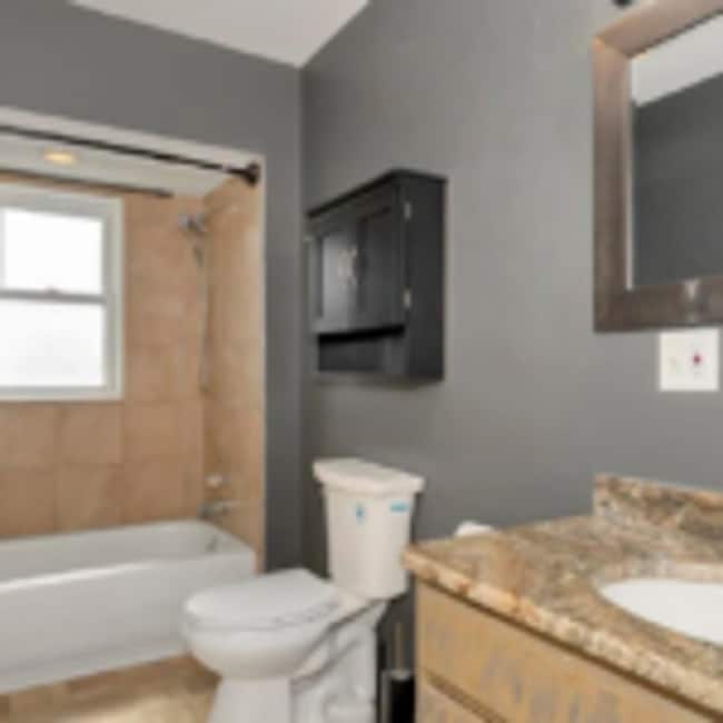 Building Photo - 319 N 22nd Ave W