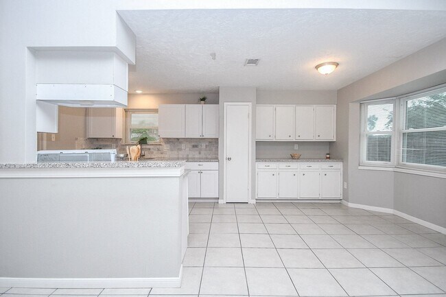 Building Photo - 11839 Blair Meadow Dr