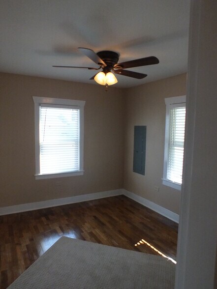 413 Small bedroom - 413 S 8th St