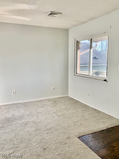 Building Photo - 2047 20th St SW