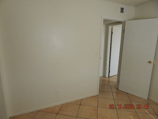 Building Photo - 2185 Exeter Dr