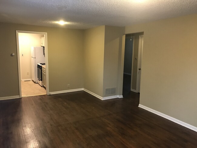 Building Photo - {8146} Charming Waldo Ranch + Hardwood Flo...