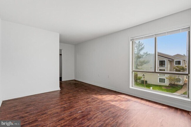 Building Photo - 8604 Village Way