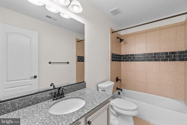 Building Photo - 620 N Bentz St