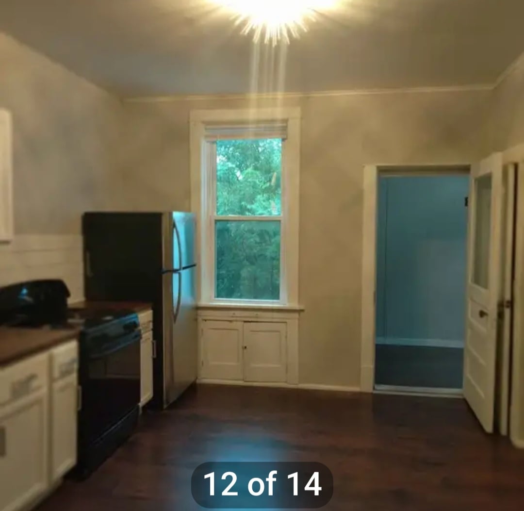 Kitchen - 3723 Meramec St