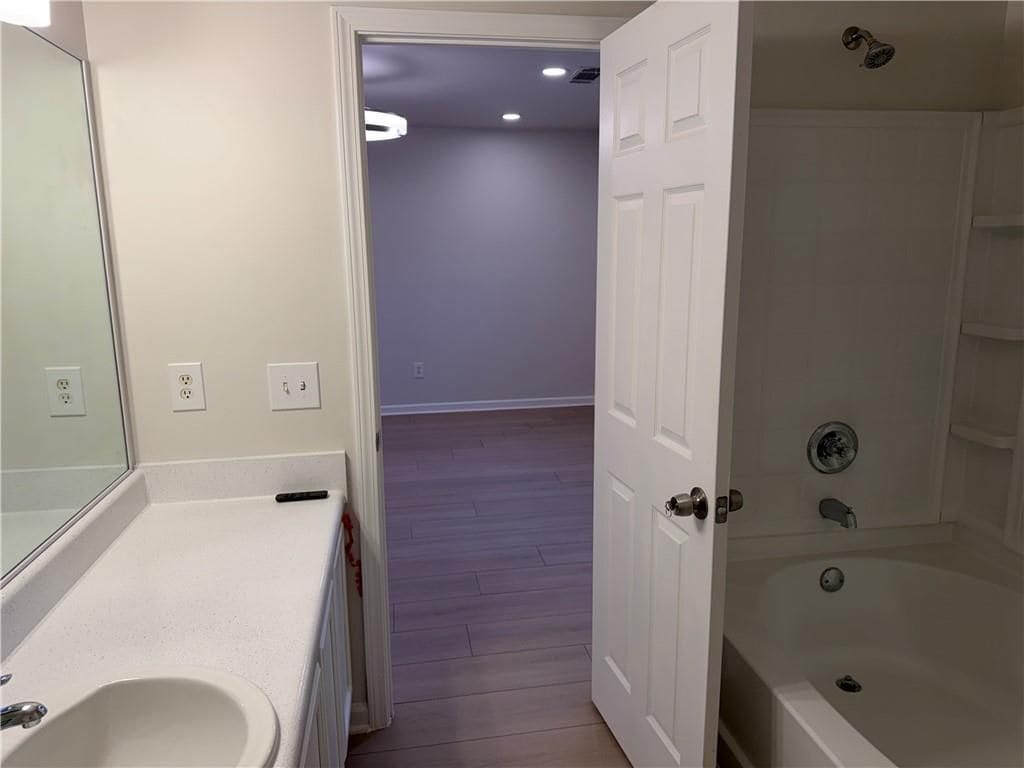 Building Photo - 3317 Fernview Dr