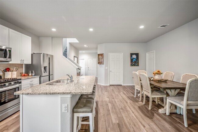 Building Photo - 210 Bellewood Mnr Dr
