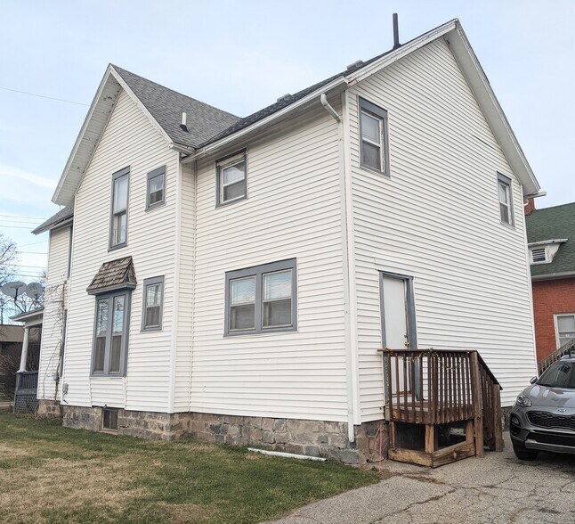 Side of Building #1 - 529 W Ionia St