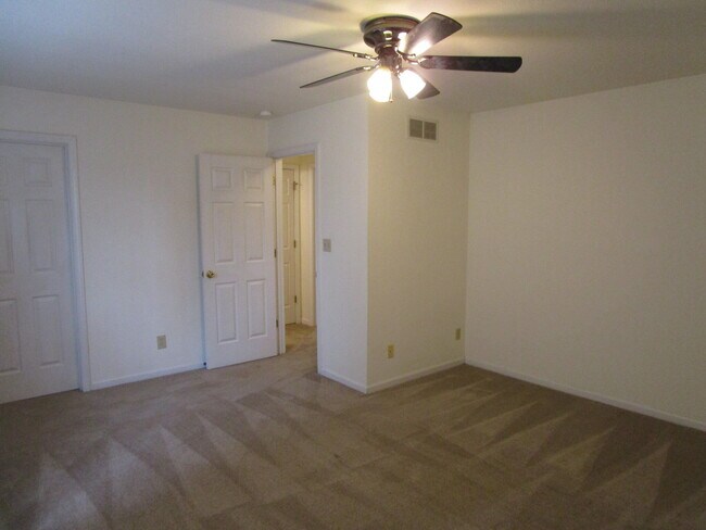 Building Photo - 2406 Calder Ct
