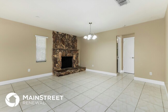 Building Photo - 2234 Village Ct