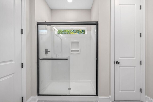 Building Photo - New All Brick 4 Bedroom in Niceville!