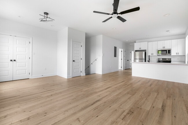 Building Photo - 3015-17 Burdette