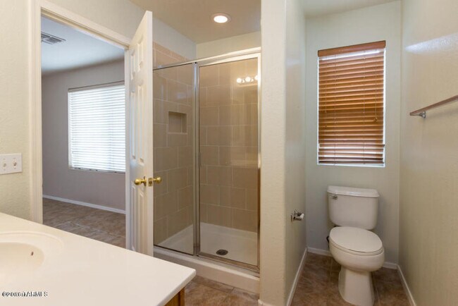 Building Photo - 8820 N Mesquite Bluffs Pl