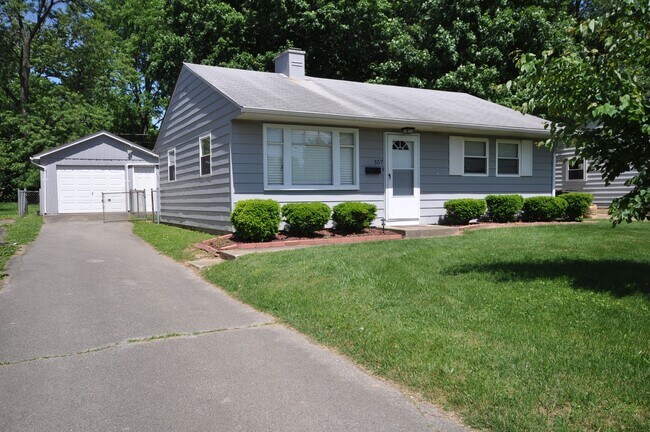 Primary Photo - Now Pre-Leasing for Fall Semester 2026