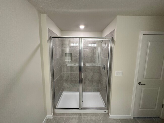 Building Photo - 3 Bedroom, 2.5 Bath Town Home in Winter Park!