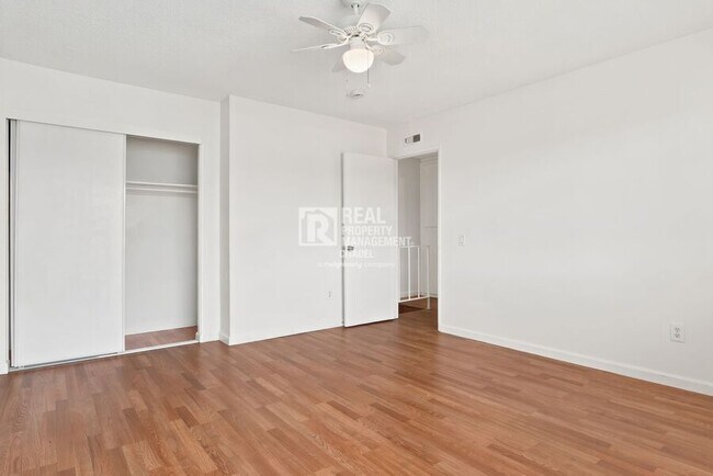 Building Photo - 3009 Canyon Crest Dr